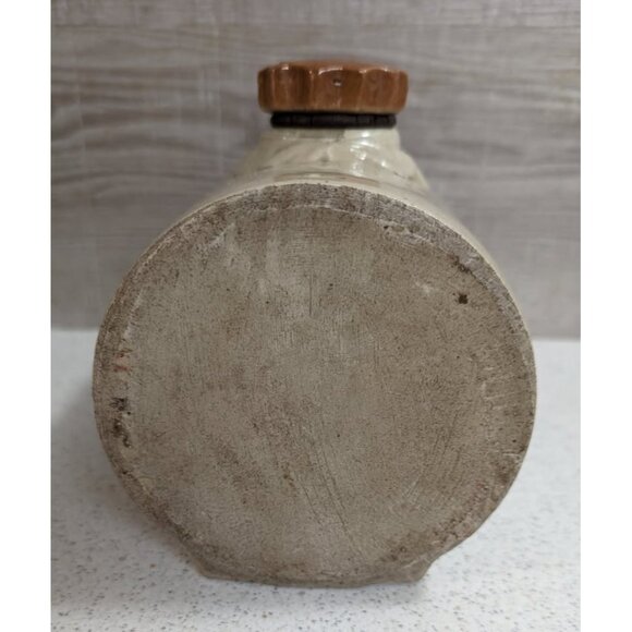 Large Vintage Medalta Stoneware Hot Water/Bed Warmer Bottle - Made in Alberta - Picture 6 of 10